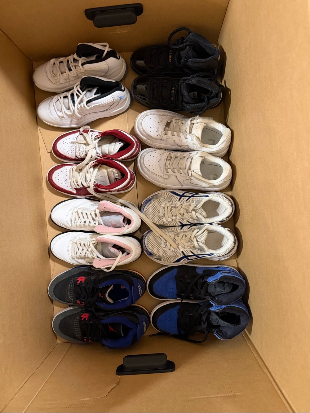 Kids sneakers